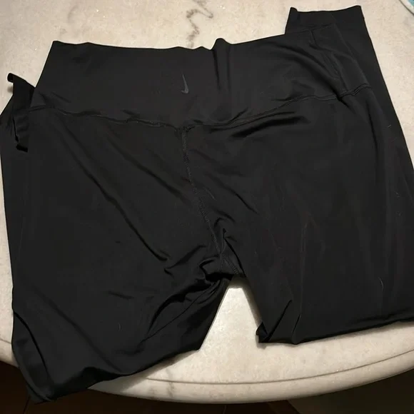 Nike Leggings - Picture 3 of 4